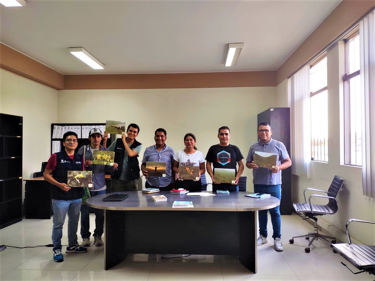 El pasado 31/03 tuvimos una reunión con regidor@s de <a href="/sjm_muni/">Municipalidad de San Juan de Miraflores</a> y miembros de la ONG <a href="/FOVIDA_/">Fomento de la Vida</a> para exponer acerca del patrimonio natural presente en las #LomasDePamplona así como la afectación al ecosistema y las amenazas a sus defensor@s de los últimos días. #SalvemosLasLomas 💚