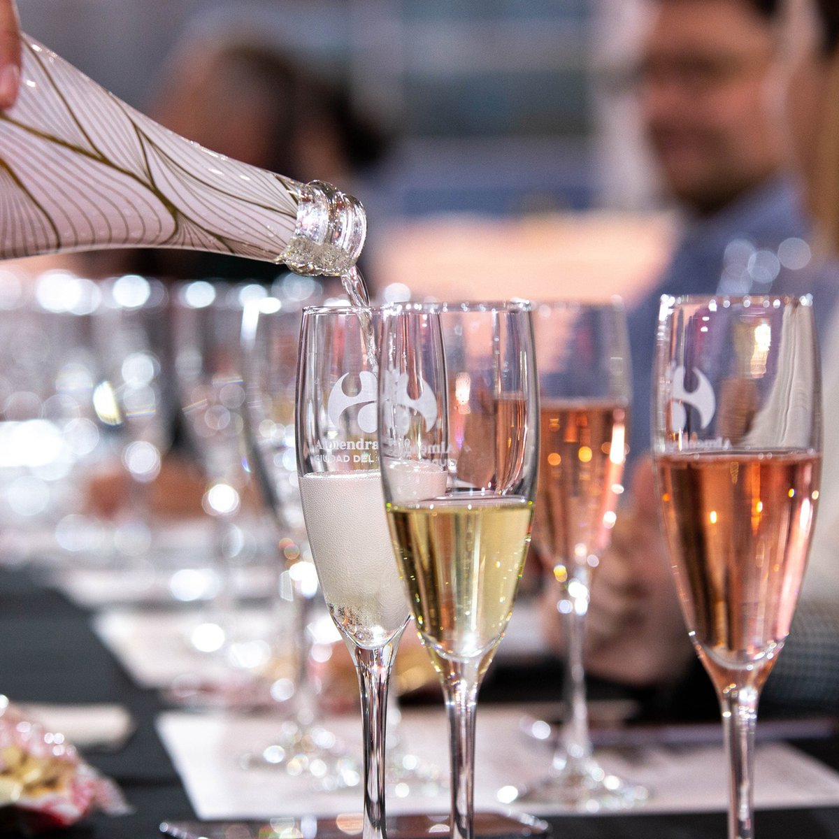 RVRibGuadiana's tweet photo. 👏 Terminó una nueva edición de @iberovinac en #Almendralejo y confirmó que el Salón del #Vino y la #Aceituna de #Extremadura es uno de los grandes eventos de la región.

👉 Calidad, sabor, tradición e innovación para impulsar el #enoturismo. 

✋ ¡Nos vemos en 2024! https://t.co/FpqbK7TPY8