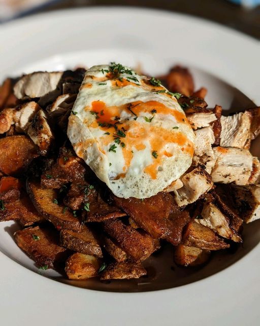 Feedtabletavern's tweet image. Grilled Chicken Breakfast Bowl

One Egg Any Style | Breakfast Potatoes | Espagnole Sauce | Hot Sauce #CHAeats #FEEDyoursoul #FoodFunFEED #BrunchPlease #SouthsideSpecial