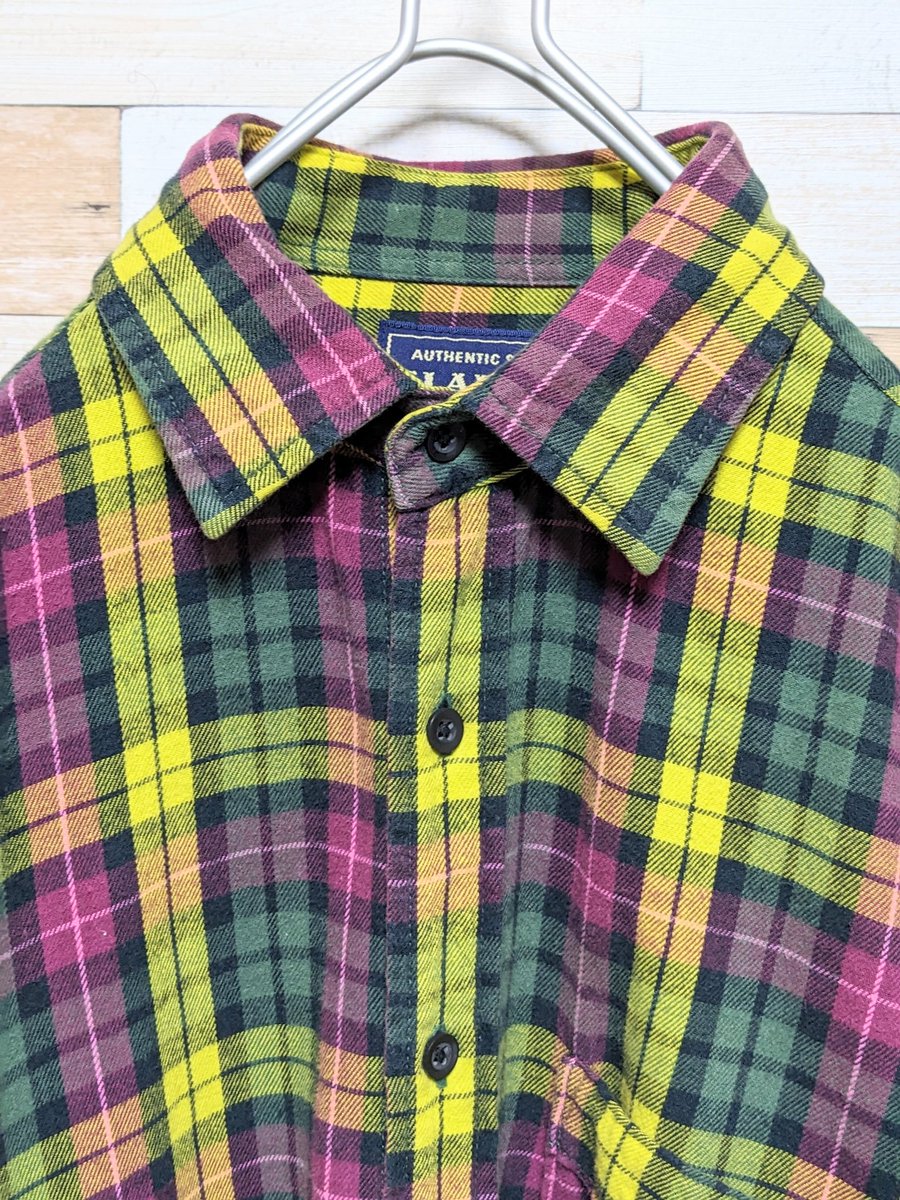 mercari2021's tweet photo. 希少なアイテムの入荷です☺
【オールドユニクロ】AUTHENTICSHIRTのフランネルシャツです👔上質なコットン使用しておりオールドユニクロは高騰しております✨
https://t.co/HkCtTA4Yt9
#UNIQLO
#オールドユニクロ
#古着
#オーセンティックシャツ
#柄シャツ
#メンズファッション 
#Mサイズ
#人気
#格安 https://t.co/bZDwCbuT40