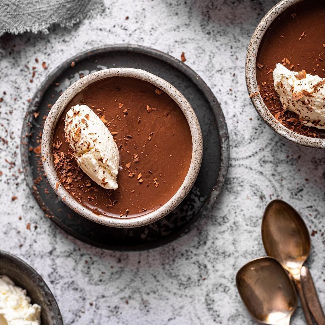 Happy National Chocolate Mousse Day to all who celebrate 🍫!​
​
We’ll be spending the day staring at this delicious dish from Anna Janecka (anna_janecka on IG) 👀​
​
#EmleaRecipe #ChocolateMousse