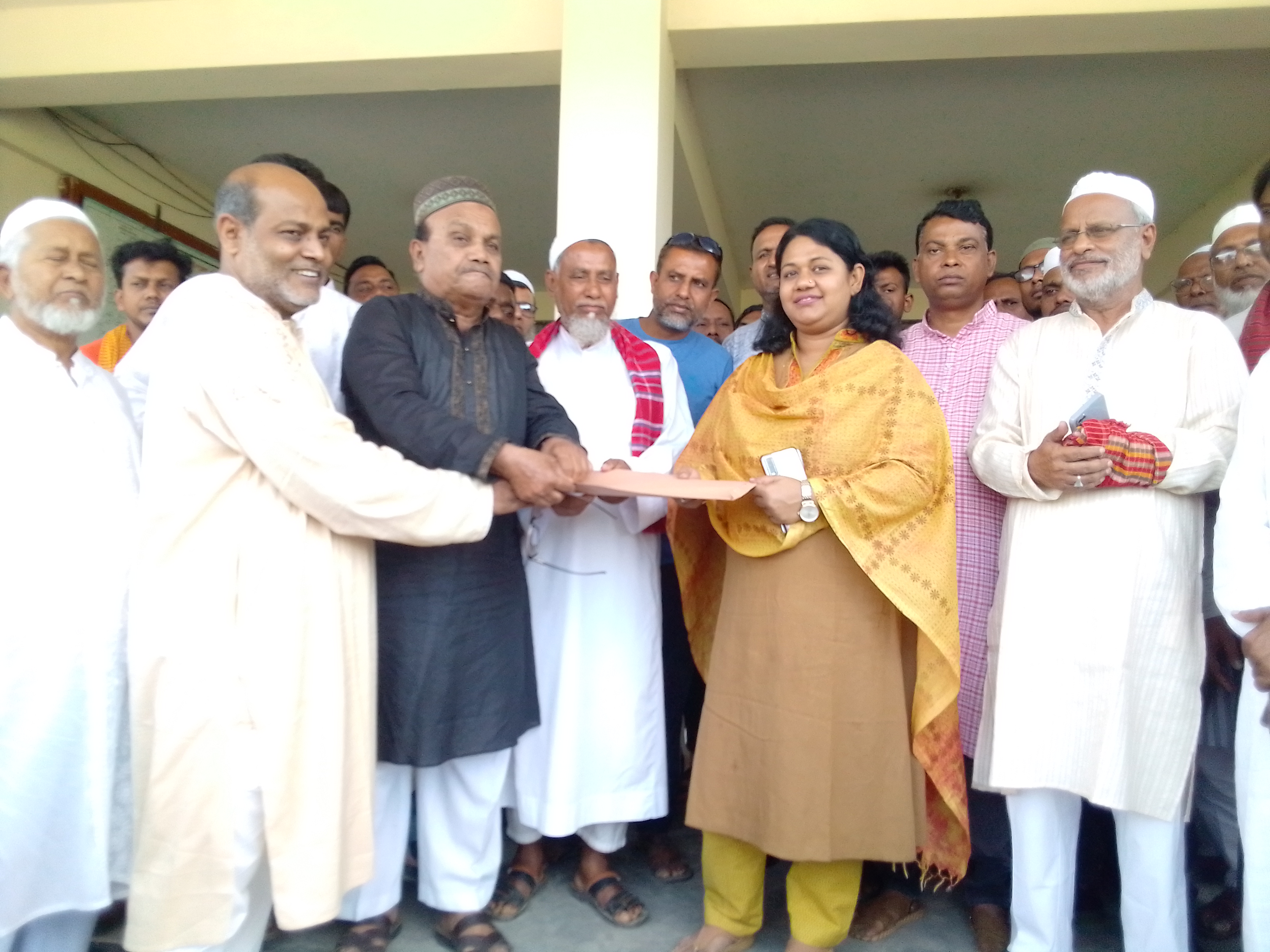 আটিয়া বন অধ্যাদেশ সংশোধনের দাবিতে মানববন্ধন ও ইউএনও কে স্মারক লিপি প্রদান