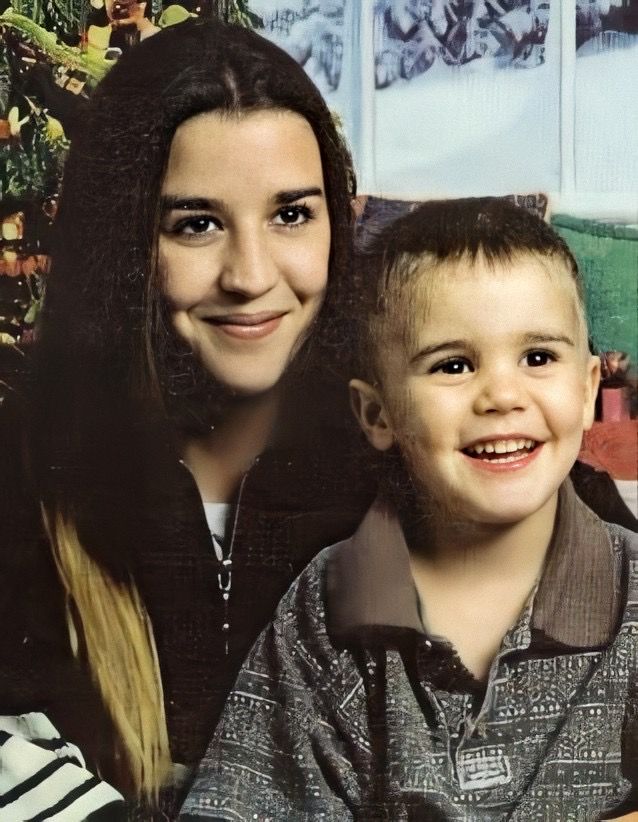 nandaabizzle's tweet photo. Happy birthday mom @pattiemallette ❤️
Thank u for being an amazing mom to @justinbieber ,sending hugs🤗❤️
We love u mom @pattiemallette 🥰
i really love your son Justin Bieber ❤️
Pattie Mallette 
Justin Bieber 
Hailey Bieber https://t.co/CwkyiOdQ3c