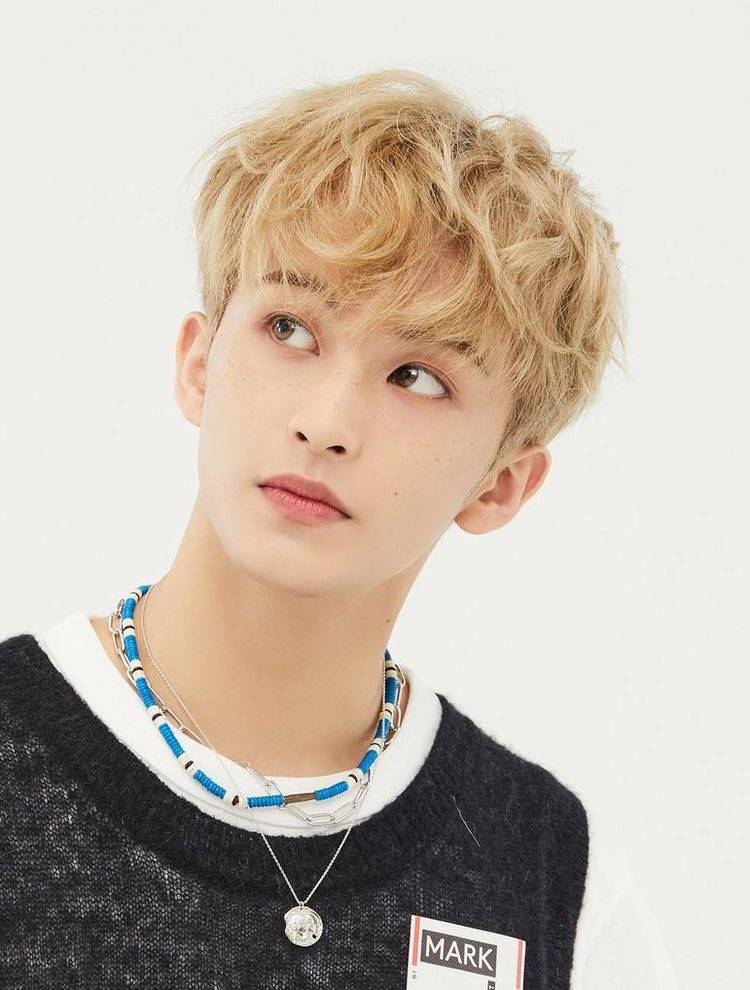 mymarklee_'s tweet photo. 마크랑 컬러렌즈 이거 완전 필승조합이잖냐…. https://t.co/6dSbmAjXpl