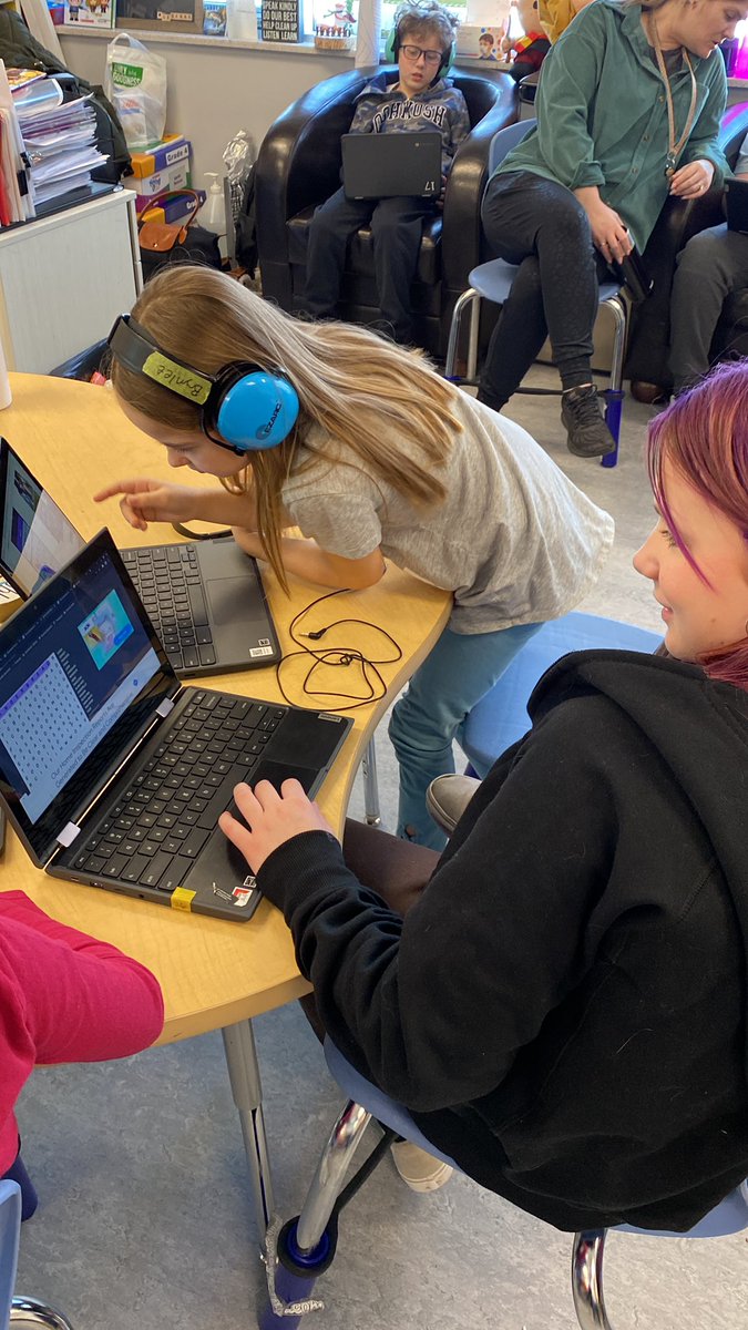 Literacy Week has begun <a href="/McNeillyfmpsd/">@DaveMcNeilly</a>  with Buddy Word Games! <a href="/FMPSD/">Fort McMurray Public School Division</a> <a href="/FMPSDLiteracy/">FMPSDLiteracy</a> <a href="/mrs_keeping/">Mrs Keeping</a>