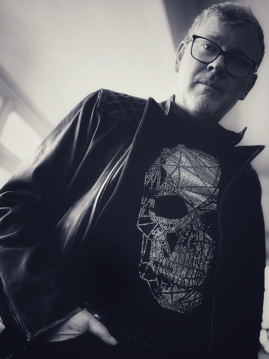 Anatomised tweet media