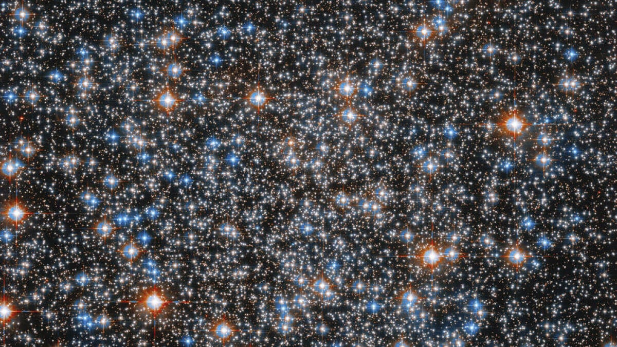 Hubble stuns with new glittering star cluster image dlvr.it/Slwh0d