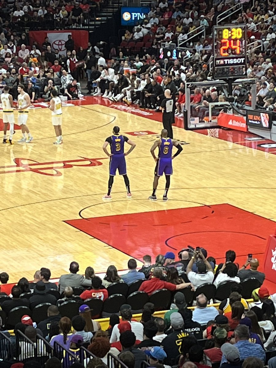 leet3_'s tweet image. TY @NBATopShot for letting @SccTopshot host the #FutureOfFandom for the community! 👀 @HoustonRockets Pregame Tunnel with LBJ n AD🚀🔥 S/O to @Kevinporterjr and @Sukuta_x for the afterparty! Got to meet the legend Scoot and even @KysreRae 🫶! Very grateful for this experience 🙏