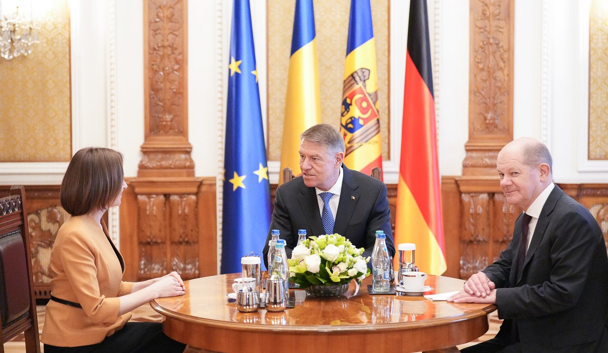 Klaus Iohannis tweet media