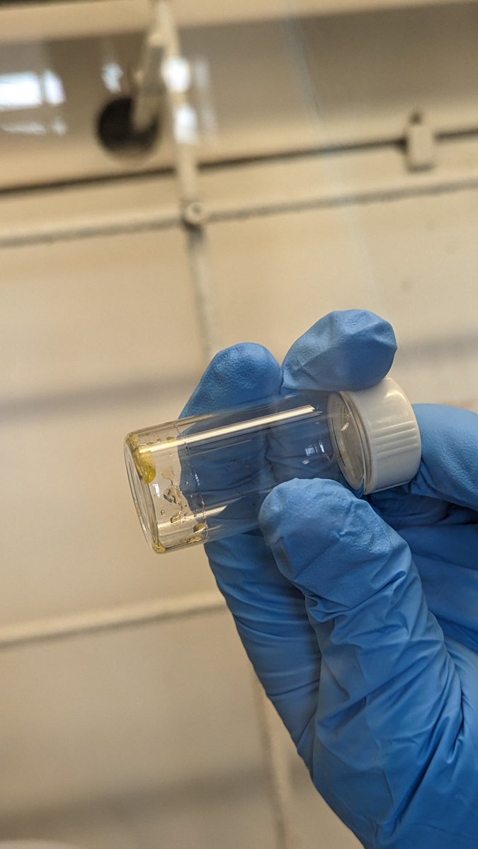 Jsperling91's tweet image. Some very clean and very beautiful Am(NO3)3•nH2O this Monday morning purified by team @TEAS_Actinides #fblockrocks photo cred: Jeri