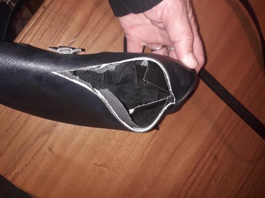 🔴Córdoba: tajearon carteras y camperas para robarles los celulares dentro de un boliche

Entre 15 y 20 jóvenes fueron víctimas de robos en el interior de Bartó, el local bailable de La Cañada. Ocurrió el domingo a la madrugada.

"Esto pasa todos los findes", contó una joven.