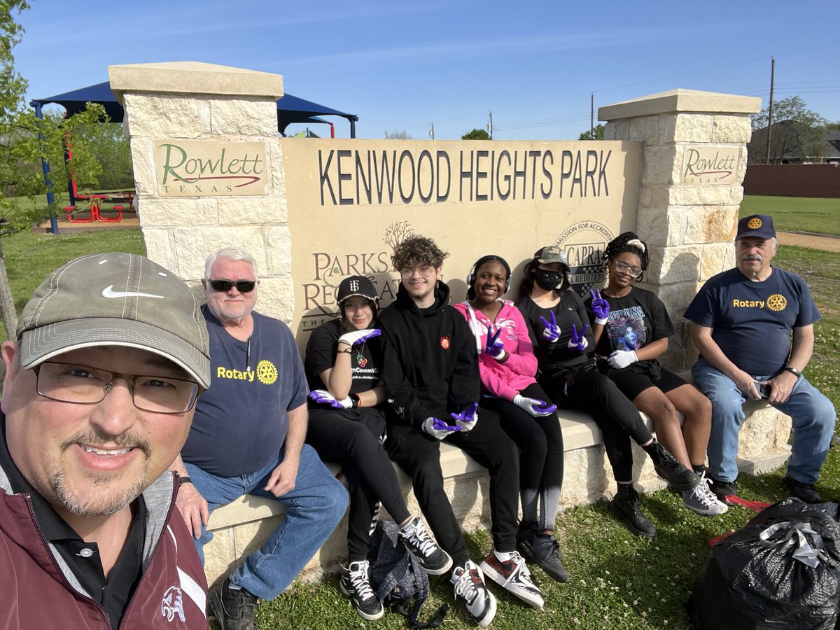 RHS_Eagles's tweet photo. The Rowlett High School Rotary Interact Club took part this past weekend with the Keep Rowlett Beautiful organization and did an outstanding job cleaning Kenwood Heights Park in Rowlett. #WeROne #RHSRotaryInteract #RowlettRotary #KeepRowlettBeautiful @keeprowlettbeautiful https://t.co/twPI1Nxbsh