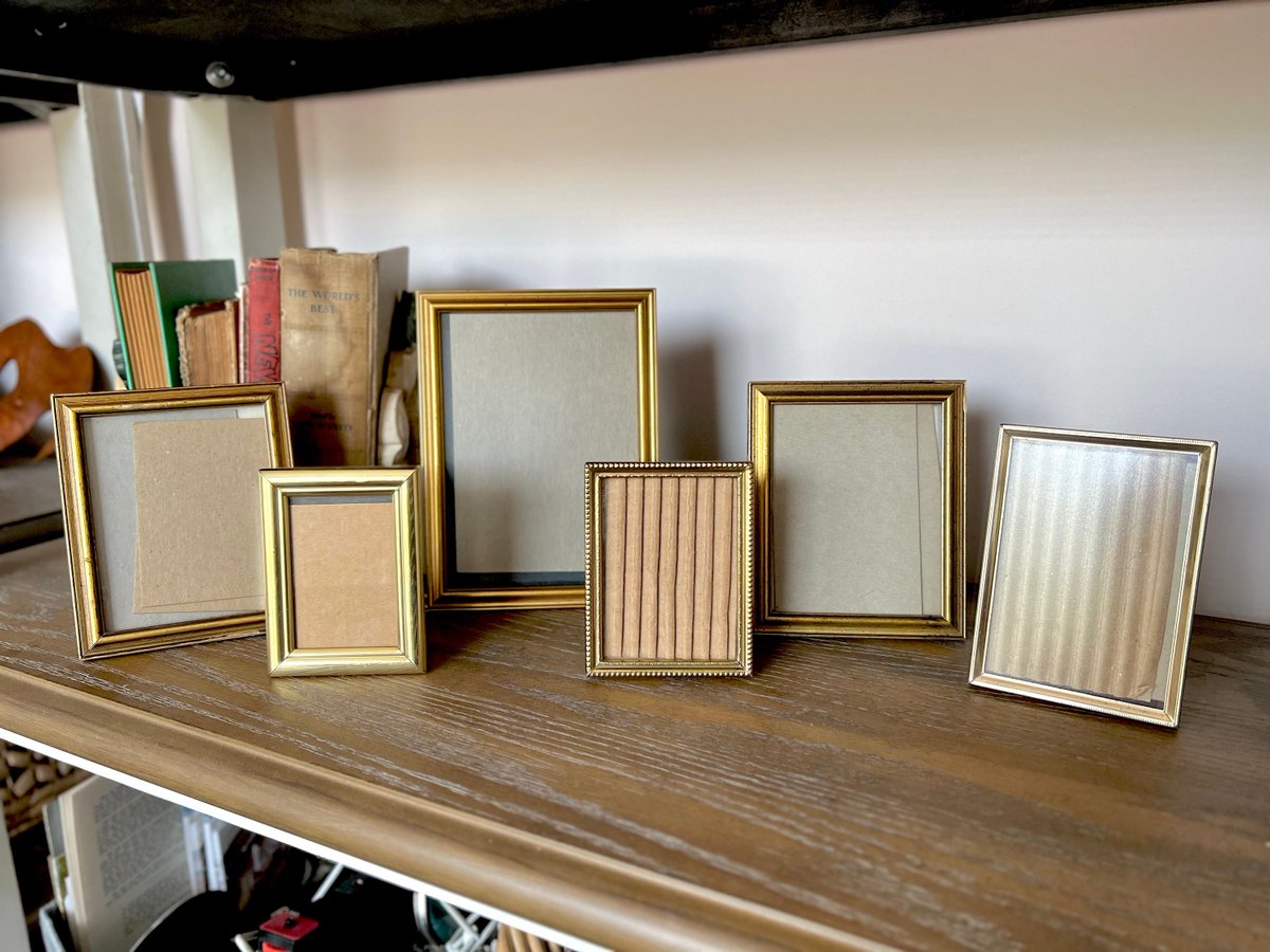 VSeagrape's tweet image. 🐕 Big deals! Vintage Frames, Vintage Set of 6 Picture Frames w Glass, Picture Frames, Vintage Gold Tone Metal Frames, Vintage Home Decor Photo Frames only at $42.00 on etsy.com/listing/143574… Hurry. #VintageFrame #PictureFrame