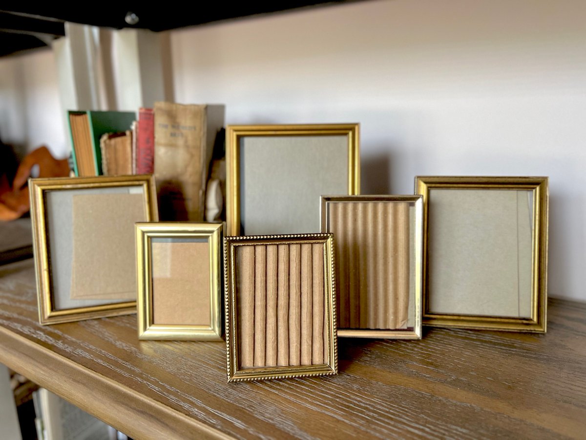 VSeagrape's tweet image. 🐕 Big deals! Vintage Frames, Vintage Set of 6 Picture Frames w Glass, Picture Frames, Vintage Gold Tone Metal Frames, Vintage Home Decor Photo Frames only at $42.00 on etsy.com/listing/143574… Hurry. #VintageFrame #PictureFrame