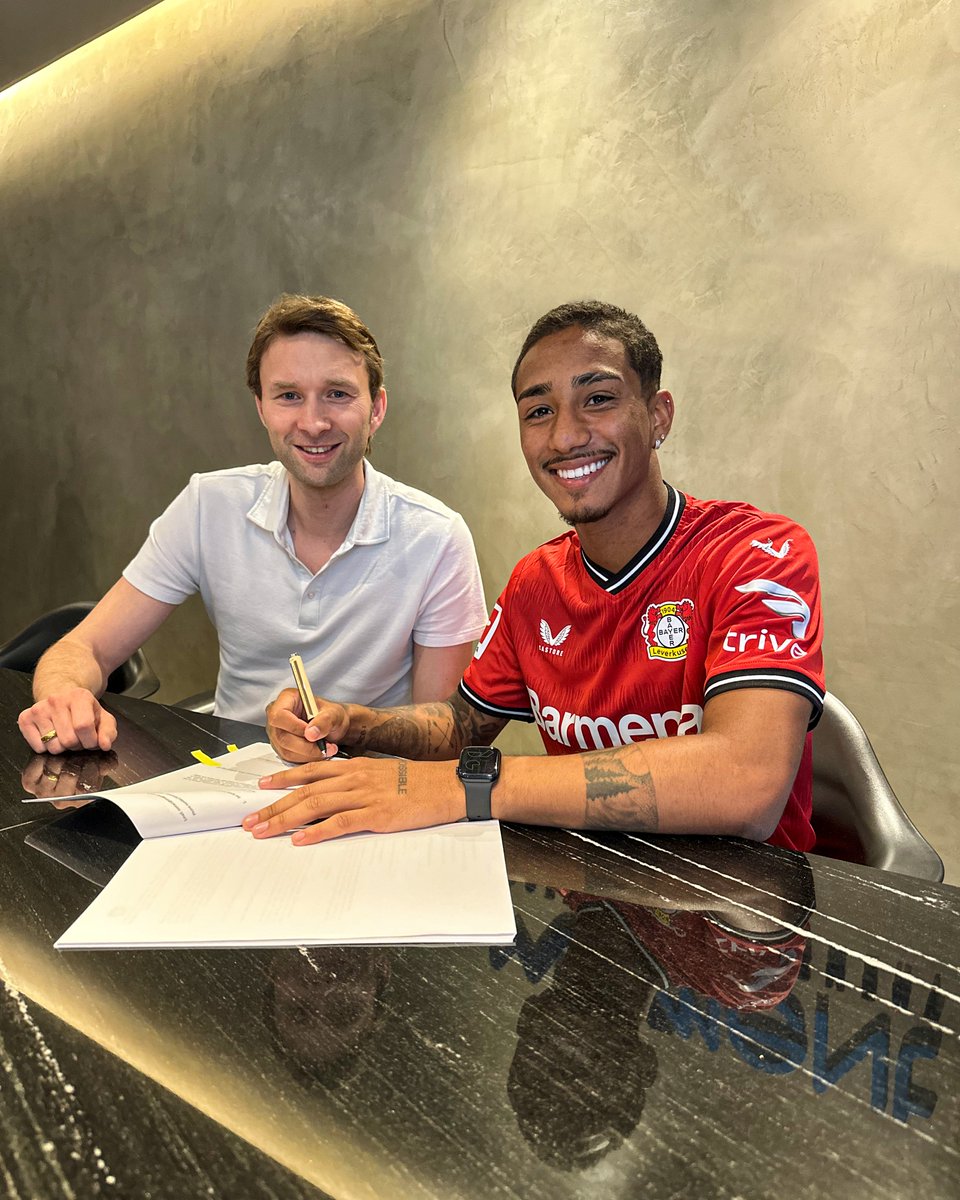 bayer04_en's tweet photo. ✍️ Welcome to #Bayer04, Arthur Augusto de Matos Soares! We’re happy to announce the signing of #Arthur from @AmericaMG. 🤗 He’ll join the #Werkself next season and signed a contract until 2028. #BemvindoArthur 👋 https://t.co/hve9IEOvHZ