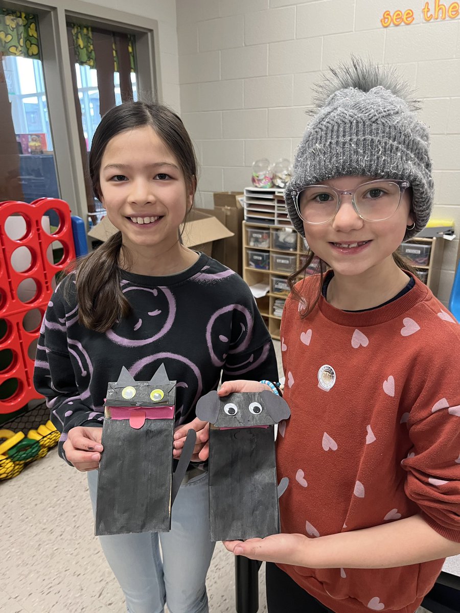 TDICOLA1's tweet photo. Ss loved being in our maker-space @SACTVDSB to create pet puppets after writing a descriptive paragraph in French. They are excited to present these to their classmates ! Thanks 
@dcadieux5 for always having a fully stocked room for fostering creativity! #frenchisfun https://t.co/4AKrM349hw