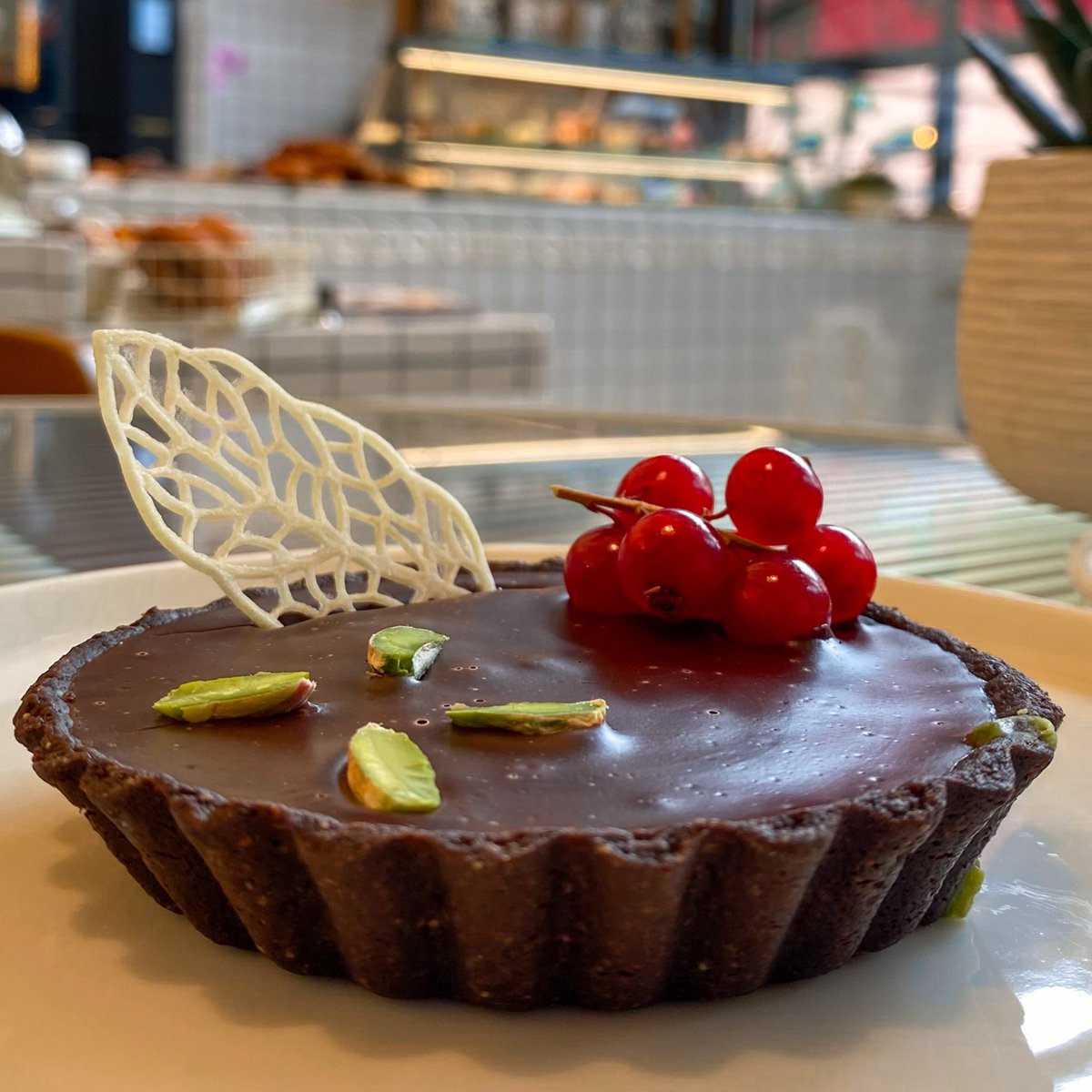firinobakery's tweet photo. Çikolatalı Fıstıklı Tartolet ✨

#fırıno #artisanbakery #bakery #gaziantep #iconova #tartolet https://t.co/miE0R7g4hJ