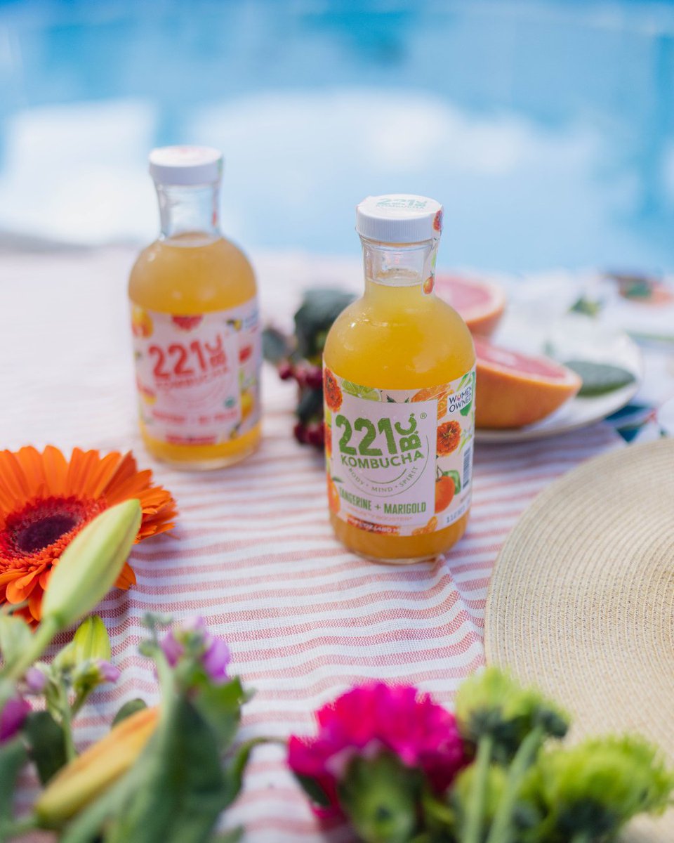 kombucha221bc's tweet photo. april is for food, friends &amp; sunshine 🌼🌺🌸

#kombucha221bc #kombucha #sarasota #florida #womenowned #picnic #spring #springtime #sunshine https://t.co/sqYzwZxNxl