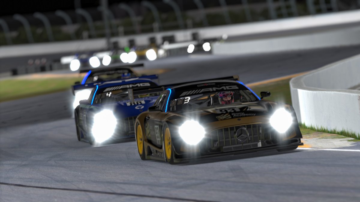 Závodník <a href="/AdamPilo/">Adam Pilo</a> si na Daytoně dojel pro své osobní maximum v kvalifikaci! 😎 Slovenský pilot stáje <a href="/Tomas_ENGE_SIM/">TomasEngeSimRacing</a> startoval ze 3. místa vůbec poprvé v kariéře.

💬 #VirtualGP #VGP #iRacing