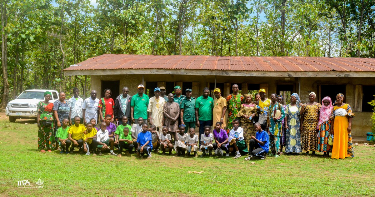 IITAForest's tweet photo. #MotivationMonday
@IITAForestCenter at #Olokemeji encouraging residents to patiently wait for the gains of the reforestation of their degraded forest reserve at #InternationalDayofForests2023.
#iitaforestcenter #iitastories #reforestolokemeji #forests #communitydevelopment #NBPLC https://t.co/ZTmpoy5bDj