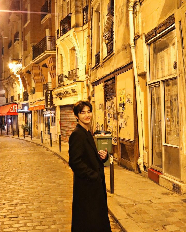 ninetystate's tweet photo. Jaemin kena angin paris really hits diff 😫❤️‍🔥 https://t.co/GL6QAaGZDc