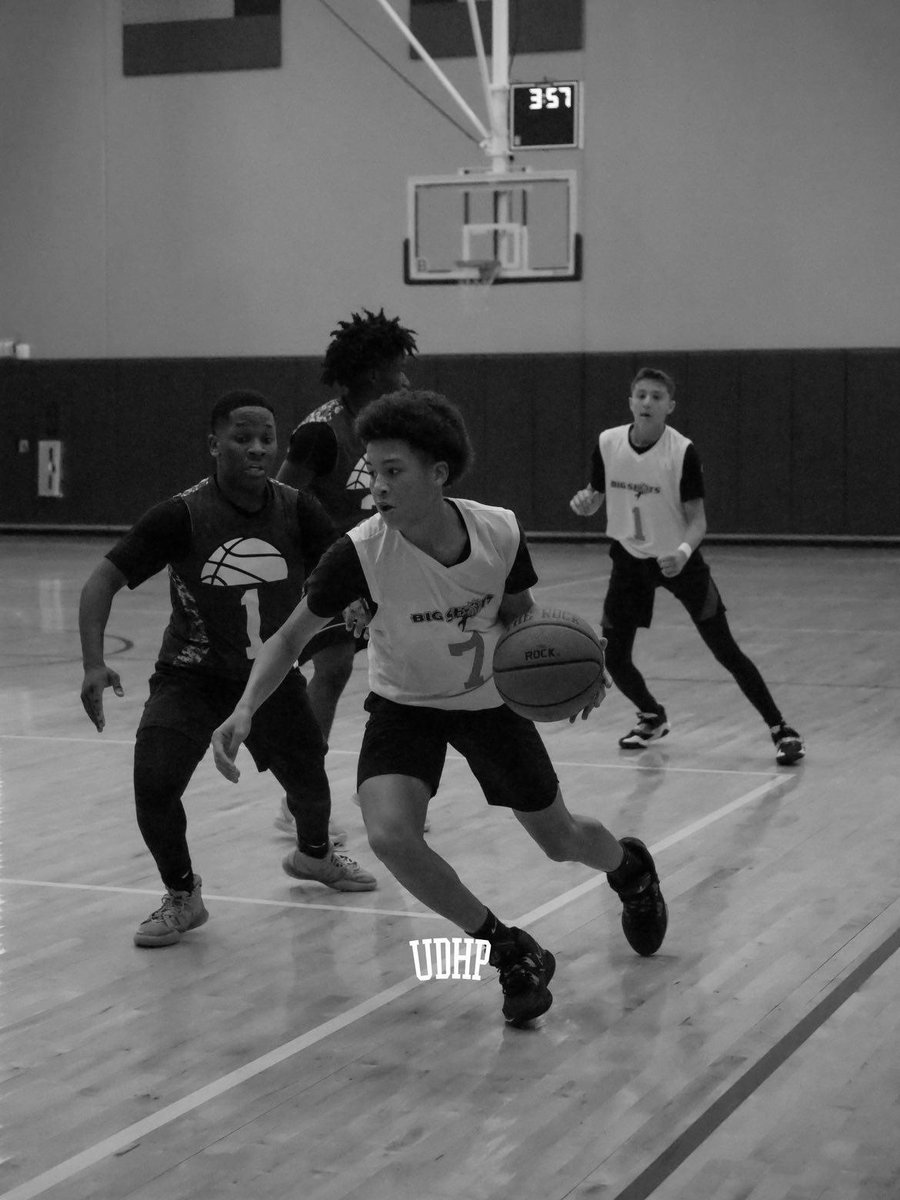 TeamFordHoops's tweet image. 15u went 1-2 this past weekend. For them to get better; they have to understand it is not always winning in the summer. 

#weworking #welearning #teamoverself