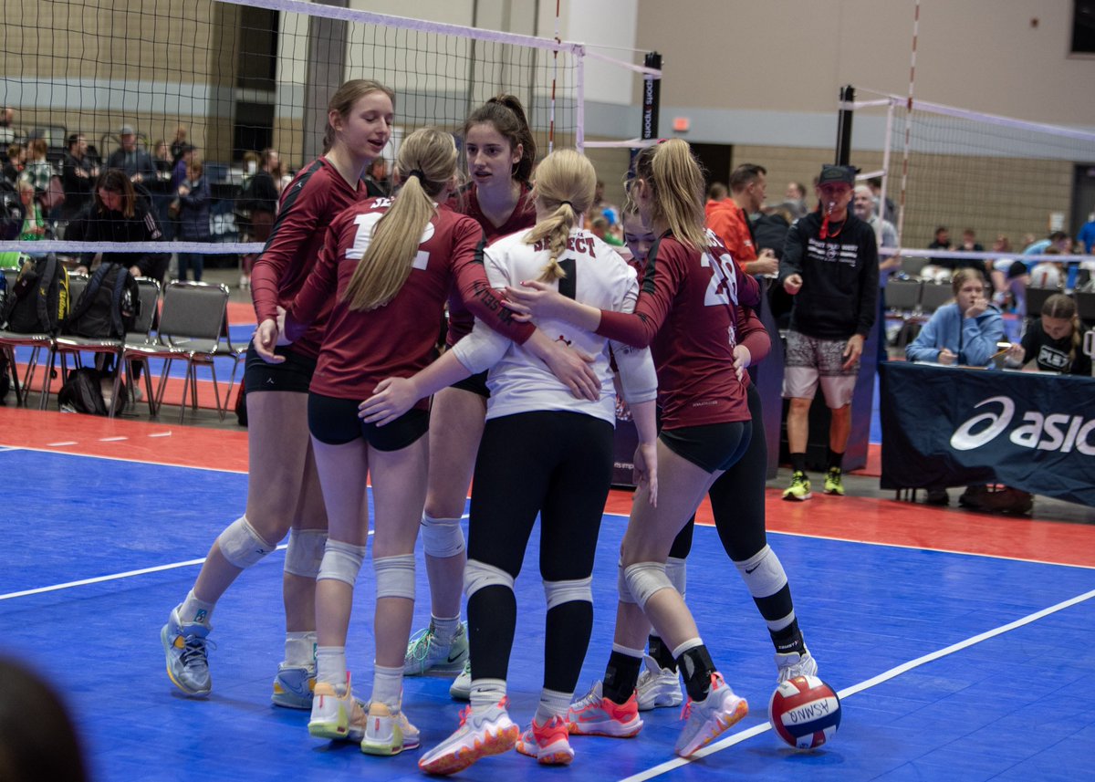 2nd Day of completion here at Show Me 🏐 leaving it all on the court today, let’s work! 😤💪
<a href="/VBallrecruiter/">Kara Hill</a> <a href="/Jennabanz/">Jenna Banz</a> <a href="/vballphil/">Christine Phillips</a> <a href="/CoachSamWol23/">Sam Wolinski</a>