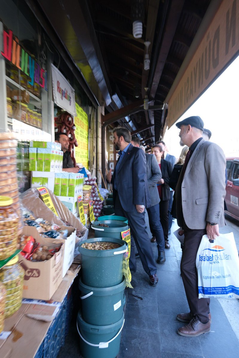 KaracaSeyit's tweet photo. SKM tarafından yapılan görevlendirme çerçevesinde, İl YK Üyelerimiz ve MV Aday Adayı arkadaşlarımızla 
Bedesten, Aziziye, Tevfikiye Caddesi esnaflarımızı ziyaret ettik… Vatandaşlarımızın ilgisine teşekkür ederim. https://t.co/pK2LYqvq3e