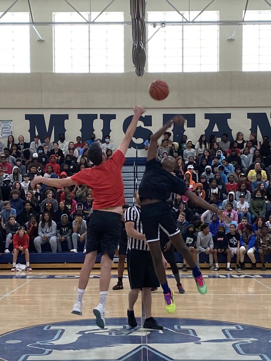 LeadershipAtMRM's tweet photo. What a fun way to end last week!
Students vs Faculty 🏀
The faculty beat the 6th graders (even with a huge buzzer beater shot by a student that earned his team 15 points!) and the 7th graders. But they were no match for the 8th graders! A good time was had by all! #WeAreMuller https://t.co/P9G1xsjztq