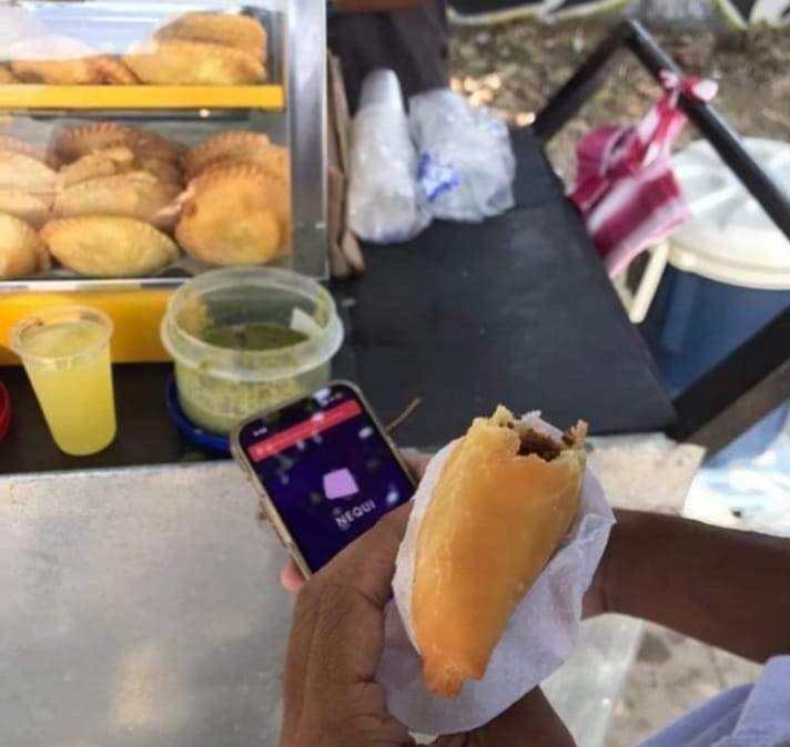 Ya me comí 10 empanadas y el nequi no abre.