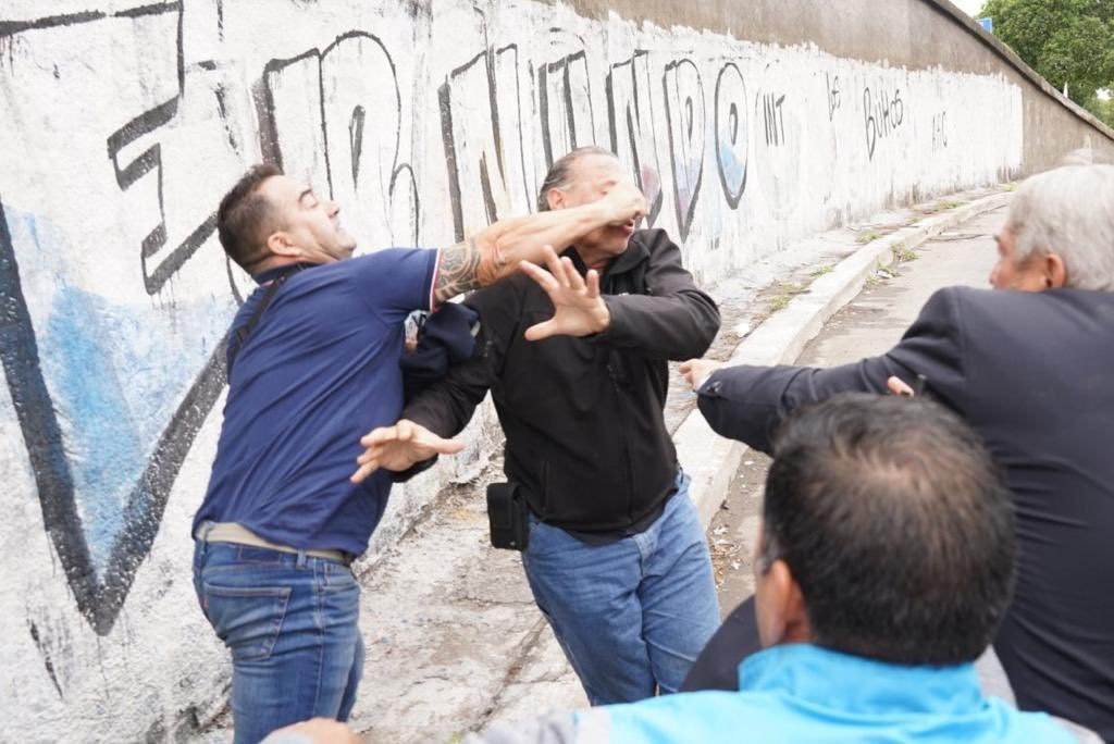 Zoky_Nud's tweet photo. Le pedí a una inteligencia artificial que me haga una foto que represente el hartazgo social frente a un gobierno corrupto, inoperante y garantista https://t.co/lhibJsVdDS