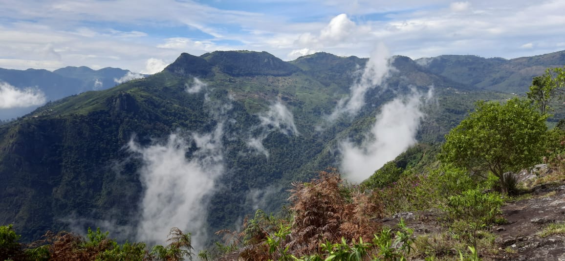 Nature in the Best Artist.
CLICK DURING TREKKING by #xplotrails
#trekking #birding #camping #photography