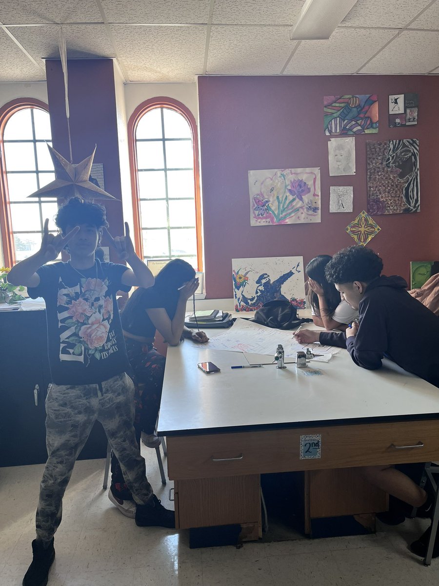 mgonzales915's tweet photo. First period πͺπΌπ₯π§‘#10daySTAARBlitz #genrereview #riverside4ever #tabletoptweets https://t.co/n48XdxNFJY