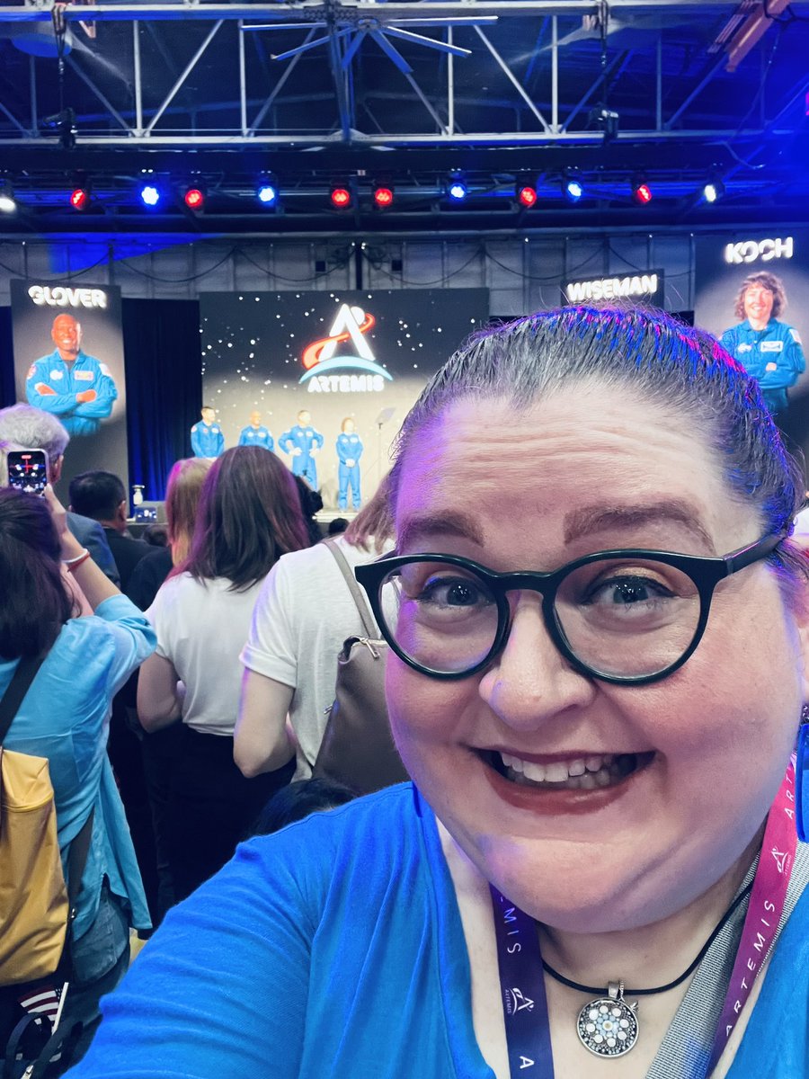 I think this counts as a (very sweaty) astronaut selfie. Thank you to @NASASocial for making sure I was in the room for this. Words can’t do this feeling justice. @PWCSNews are you watching?! #ArtemisII #ArtemisGeneration