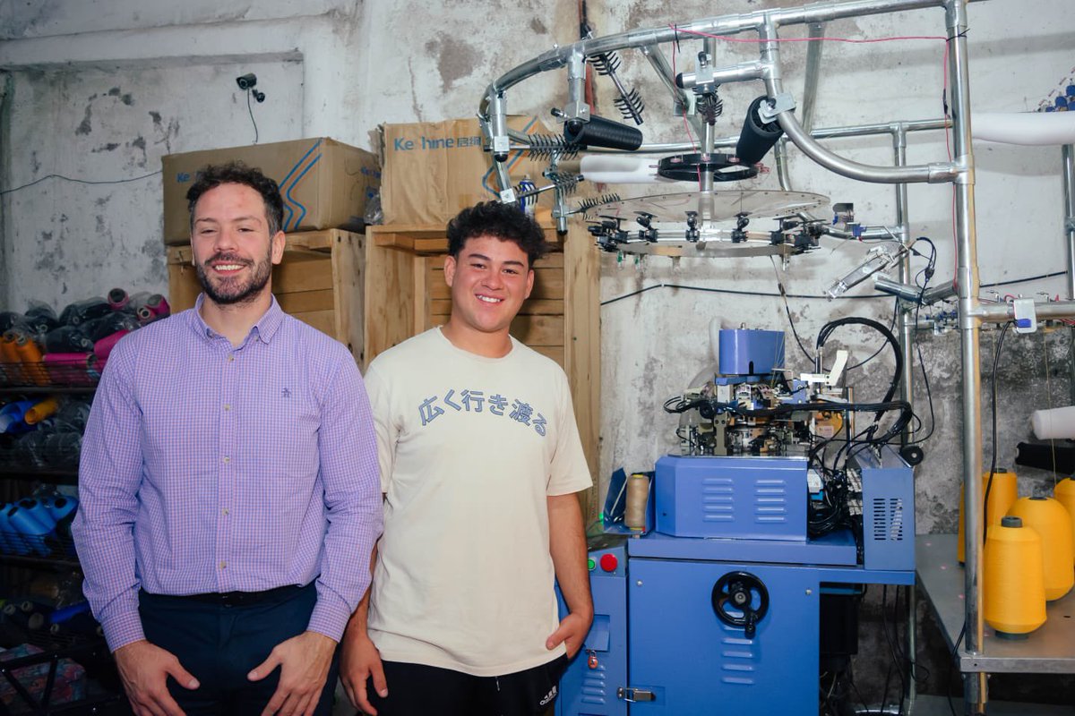 GonzaloBecerraD's tweet photo. Visitamos SC indumentaria donde mas jóvenes realizan su primer #EmpleoJoven 🚀
Seguimos en la búsqueda de generar 
+Empleo 🧑🏻‍🔧
+Trabajo 🇦🇷
Queremos que todos y todas puedan trabajar, tener un hogar y ser felices 🏡
@QuintelaRicardo @TeresitaMadera @monidiazdalbano @amolinalarioja https://t.co/71YpNeuf8v