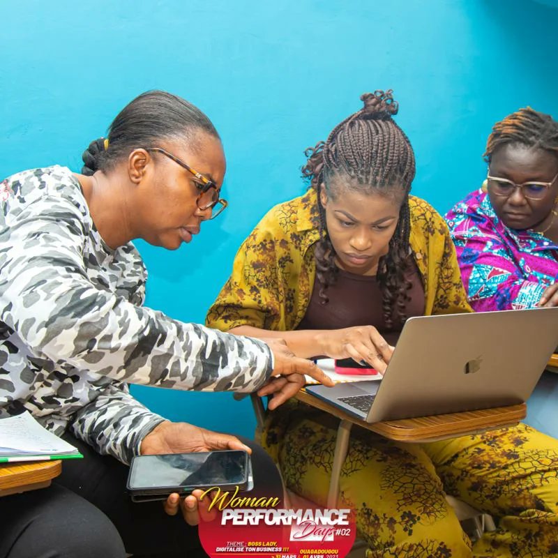 fafel_africa's tweet photo. #womanperformanceday02

26 jeunes dames ont été formés aux stratégies et outils de création de contenus numériques du 31 mars au 01 avril 2023 au sein de l'agence @brandperformers

#womanperformanceday02 #inspirelle  #leader #fafel #BrandPerformer https://t.co/rzBY4FtuEk