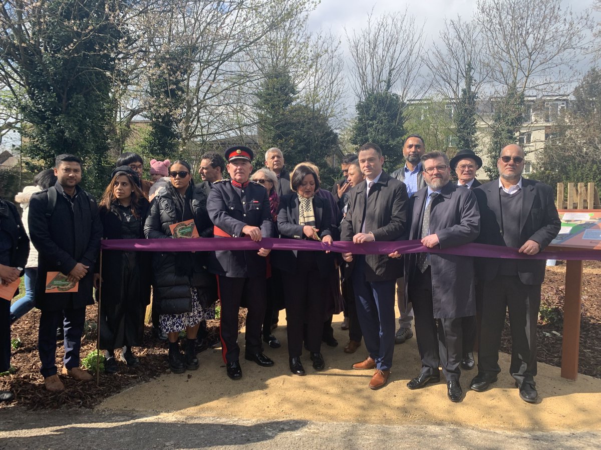 NewhamLondon's tweet photo. Our Covid memorial garden was unveiled today in Plaistow Park. The memorial garden is dedicated to residents who died of Covid-19.

The garden was officially opened to the public at a ceremony earlier on today. Over 100 residents came out to be part of the unveiling moment. https://t.co/tCsqivZmMj