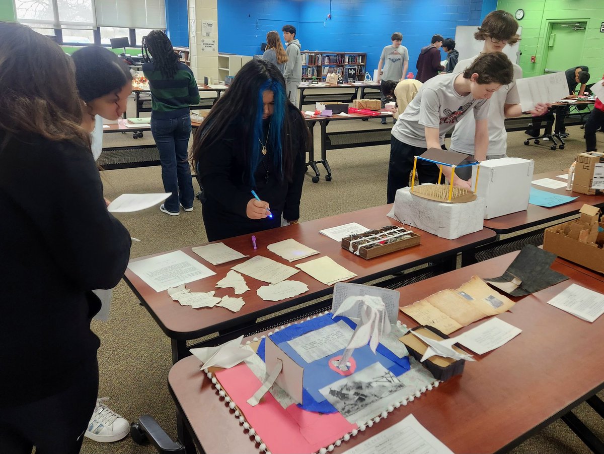 AngelaRiffle's tweet photo. @WFreshtweets Check out Mrs. Booker's World History classes' WWII Memorials Gallery Walk. They chose a topic to memorialize, learned about creating memorials, researched, created models, gave/received peer feedback, and wrote descriptions. Wow! #WEareLakota #WEareEmpowered https://t.co/asEyhL3boW