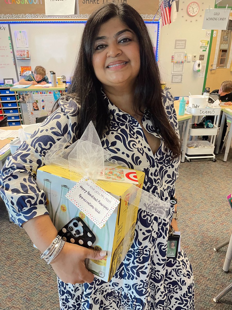 MrsPutman_ASE's tweet photo. Happy Assistant Principals Appreciation Week to our Topo-Chico loving leader!! ⭐️We love you so much, Mrs. Mobh! #theGrove #InspireExcellence https://t.co/jqGwB3Lzrx