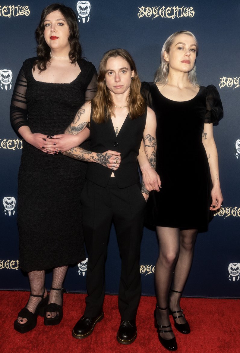 The power of a tiny gay and her two tall femmes