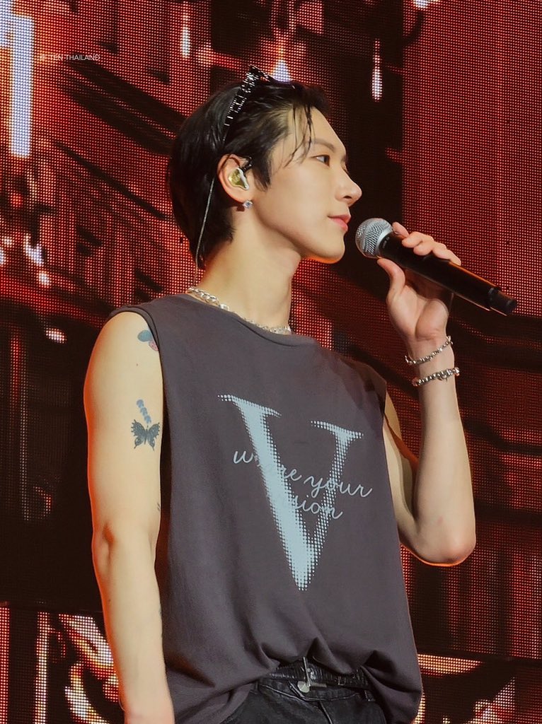 TEN_TH's tweet photo. ขอบคุณเตนล์ที่มาเป็นความสุข มอบรอยยิ้มและสร้างความทรงจำดี ๆ ใน Fan meeting ที่ประเทศไทย ตลอด 2 วันที่ผ่านมานะคะ ไม่ว่าจะผ่านมานานเท่าไหร่เตนล์ของพวกเราก็ยังเ���็นเตนล์ที่ส่องสว่างที่สุดเมื่ออยู่บนเวทีเสมอ 

ขอให้เตนล์เดินทางกลับโดยสวัสดิภาพนะคะ กินอาหารครบทุกมื้อ พักผ่อนให้เพียงพอ รักษาสุขภาพ จนกว่าเราจะพบกันใหม่ ไว้เจอกันอีกบ่อย ๆ เลยน้า 💜

#เตนล์ #TEN #TENLEE #李永钦 #텐 #テン