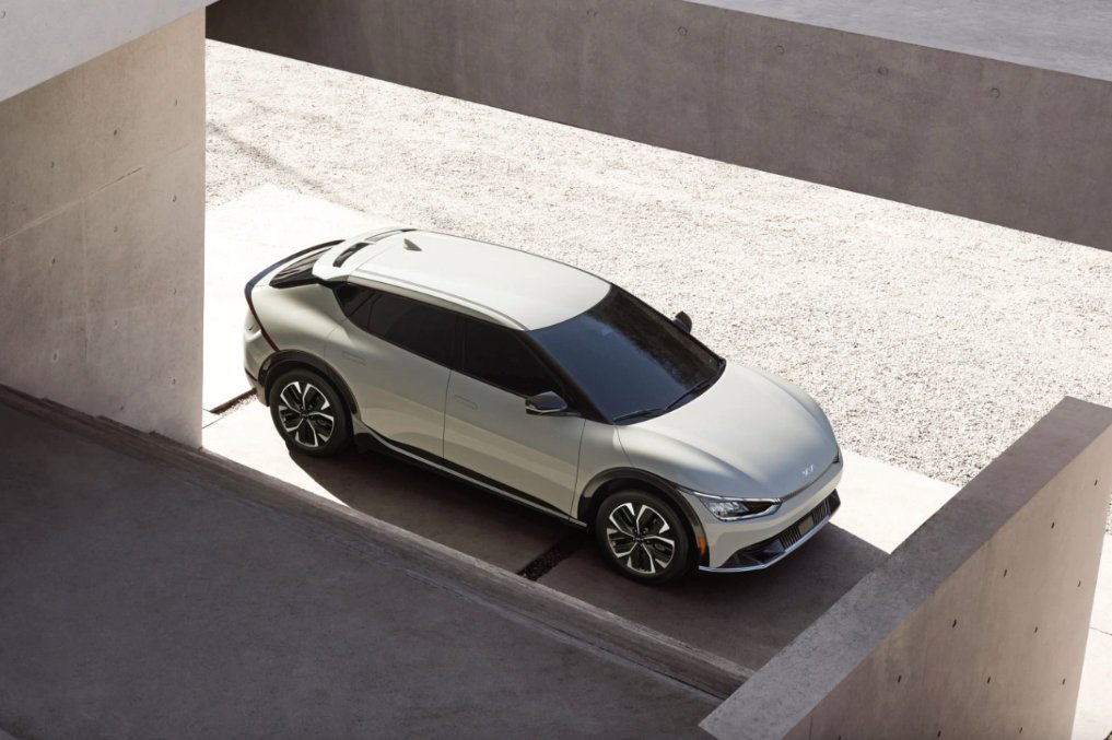 KiaFette's tweet photo. Feel the rush of instant acceleration in the Kia EV6. https://t.co/TGaa6PqKHm 
#FetteKia #Kia #Cars #Carsforsale #Auto
#Automobiles #Carshopping #NewKia #NewSUV #KiaSU https://t.co/PEaeh80Ddq