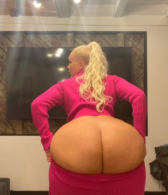 Can you help me pull them up? https://t.co/HsoRtLh0y3