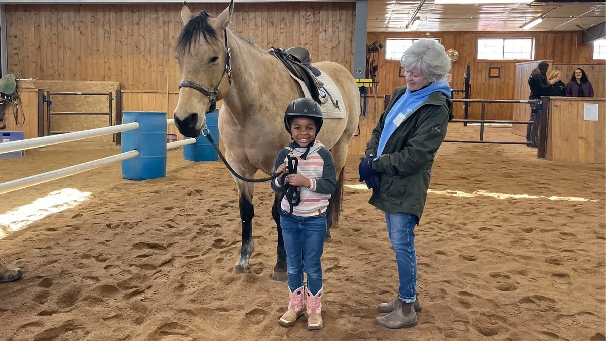 HeartsnHorses's tweet photo. We are officially jealous of Maisie's pink cowgirl boots! 🥰 #cutenessoverload https://t.co/6Ezefz4wmX