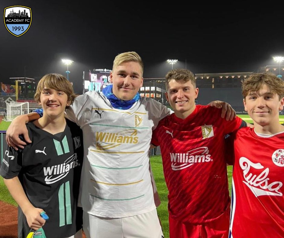 blitzacademyfc's tweet photo. Players from Blitz Academy FC 09, 05, and 07 pose with Blitz Academy FC Alumnus and current FC Tulsa GK, Austin Wormell. @Austin_Wormell 
@blitzacademyfc https://t.co/U0aBgyyXp1