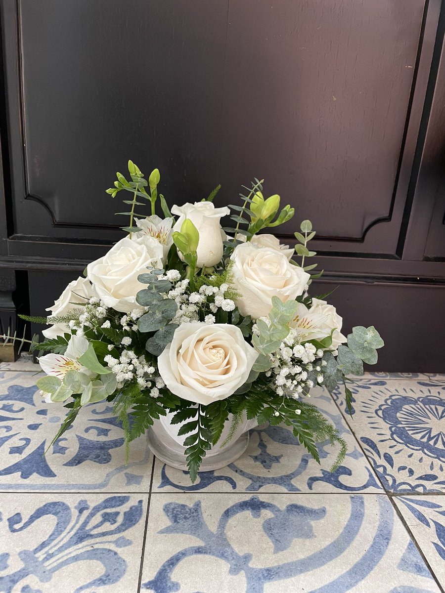 florquimia's tweet photo. 📍C/ derechos humanos,14
📞919474721
📞641323118

⏰L-D DE 9:00 a 21:00

#madrid #centros #ramos #flores #plantas #coronas #tanatoriom30
#regalos #margaritas #tulipanes https://t.co/WR5cjq3AUI