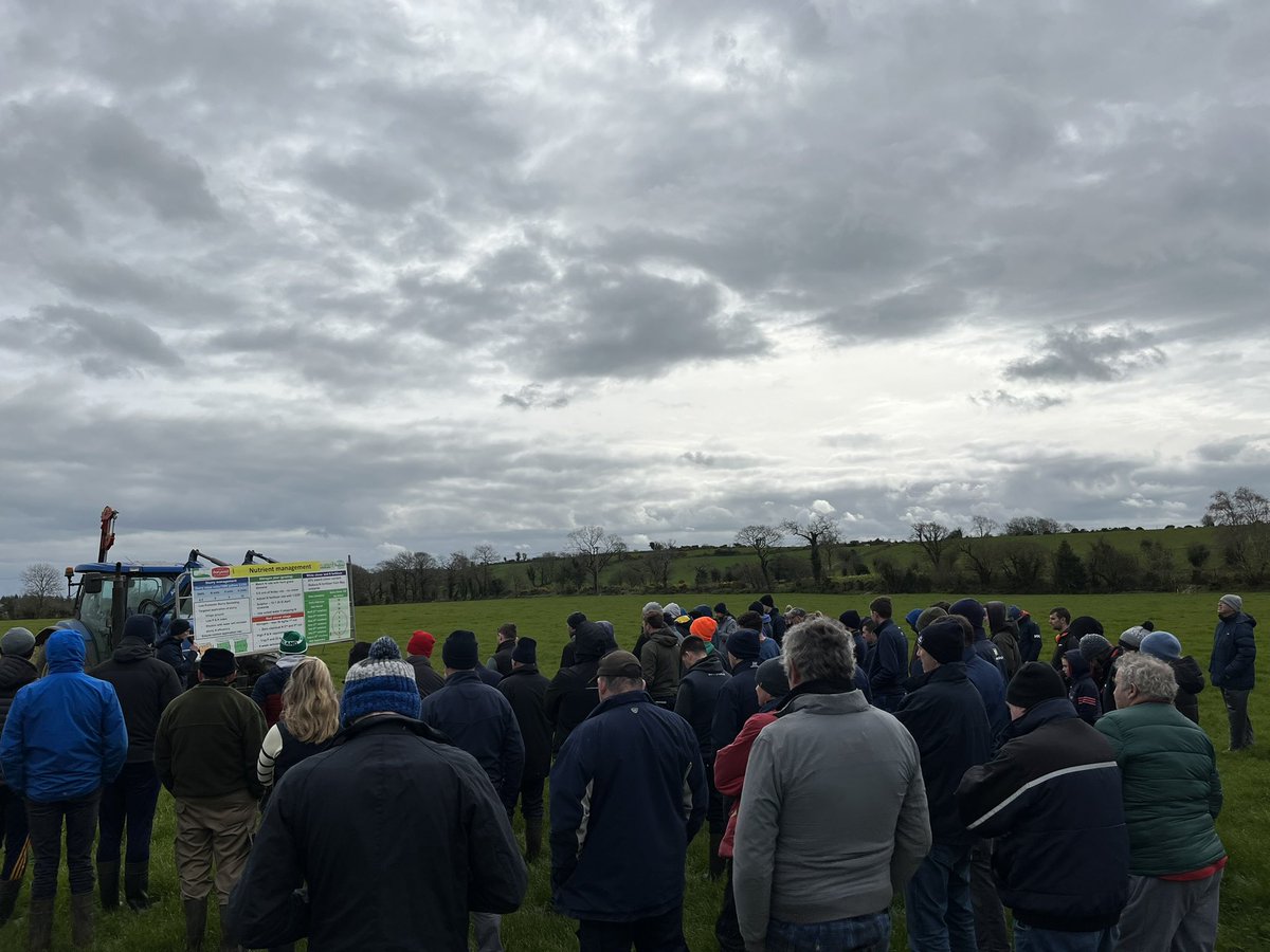 PastureBase's tweet photo. A very successful kick off to the #cloverwalks thanks to the O Connell family, Co.Cork today ☘️ 

Thanks to @TeagascCorkEast Adrian O Callaghan, DairygoldJP advisor @childs_stuart, @TeagascGrass10s John Maher and grassland researcher @hennessydeirdre! 

https://t.co/8hkfQObWqe https://t.co/sMjci1YGuN