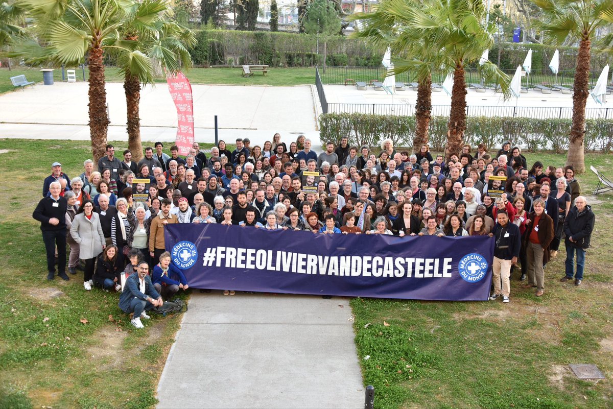 Médecins du Monde (@mdm_france) on Twitter photo 📣 <a href="/alexanderdecroo/">Alexander De Croo 🇧🇪🇪🇺</a> nous attendons la libération de notre collègue humanitaire Olivier Vandecasteele. Déjà 1 an de détention arbitraire. Agissez vite !
La communauté #humanitaire se mobilise pour sa libération immédiate.
Ensemble, nous disons #FreeOlivierVandecasteele
#begov 📣 <a href="/alexanderdecroo/">Alexander De Croo 🇧🇪🇪🇺</a> nous attendons la libération de notre collègue humanitaire Olivier Vandecasteele. Déjà 1 an de détention arbitraire. Agissez vite !
La communauté #humanitaire se mobilise pour sa libération immédiate.
Ensemble, nous disons #FreeOlivierVandecasteele
#begov