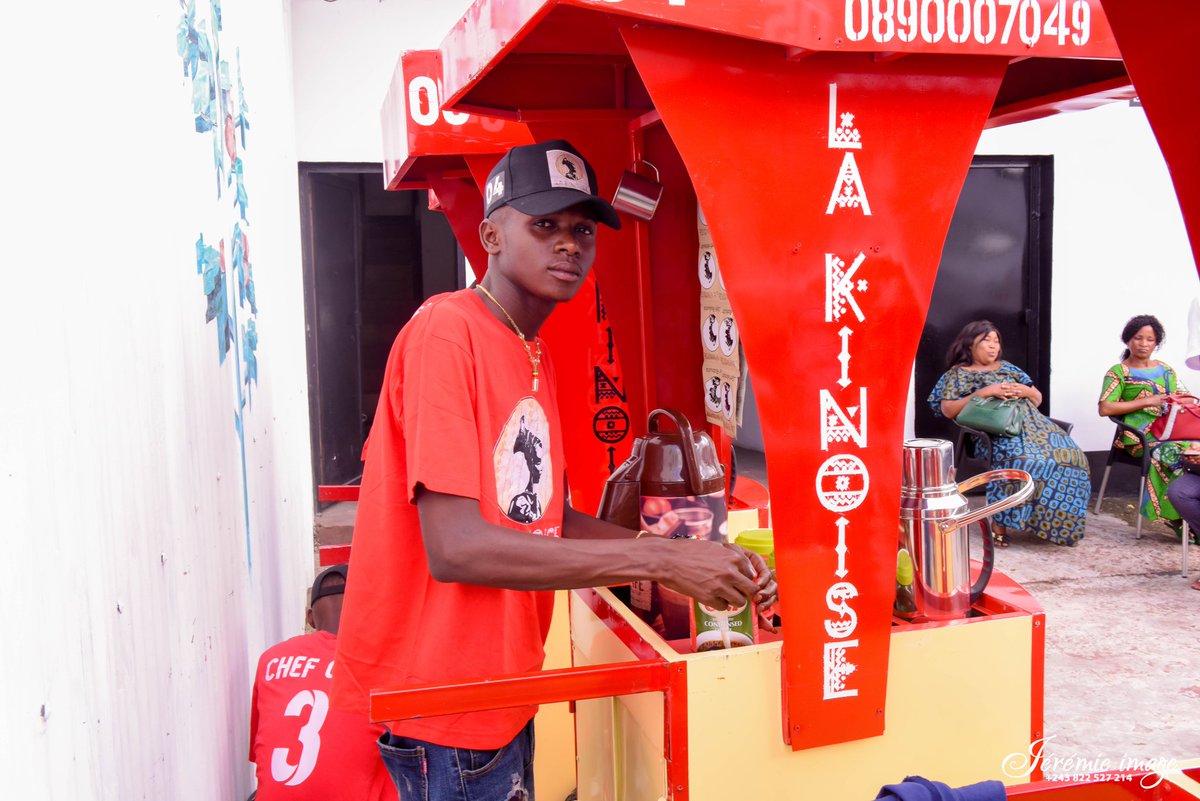 CafeKinoise's tweet photo. Ça y est !
Le projet 1 chariot, 1 boulot est lancé ce Lundi à Kinshasa.

Savourez votre café 100% naturel, 100% Congolais partout à Kinshasa à partir de 500Fc.

Nos vendeurs ambulants sont déployés sur Kinshasa pour le plaisir de tous les amoureux du bon café, tous les matins du Lundi au Samedi.

#LaKinoise SUKA NA SEBENE ☕🇨🇩