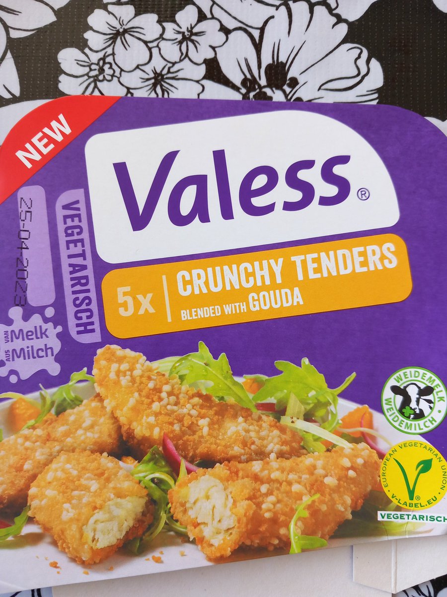 EvaB96327047's tweet photo. Wil geen reclame maken hoor maar deze zijn echt lekker! Ze konden zelfs rekenen op de goedkeuring van de puber (13). #valess #vegetarisch https://t.co/SmUpY5FqGY